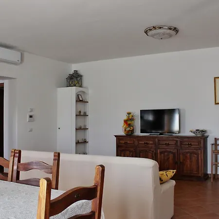 伊尔博德莱迪弗朗切斯科公寓 公寓 *